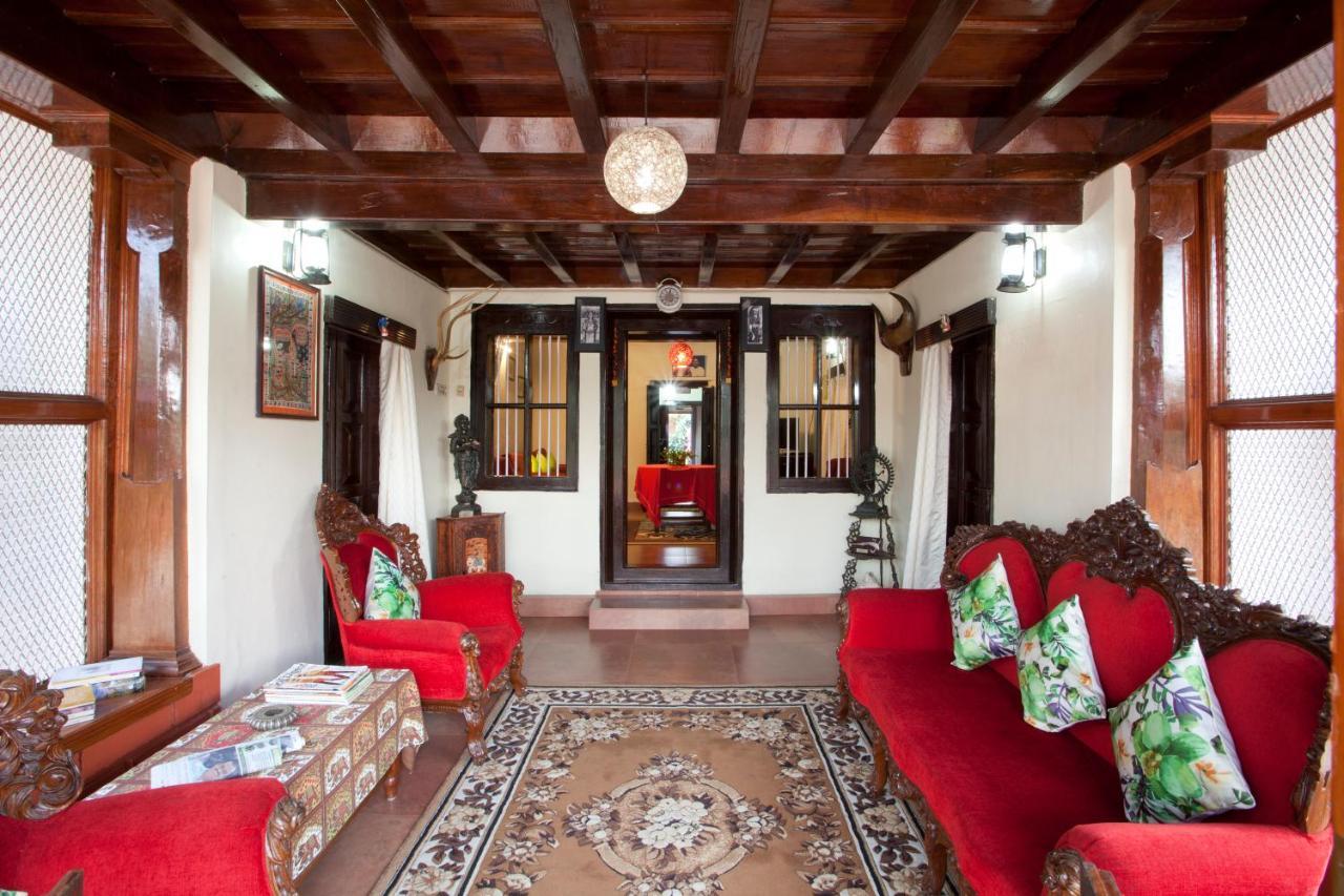 Sardar Bahadur'S Heritage Bungalow Estate Stay Napoklu Exterior foto