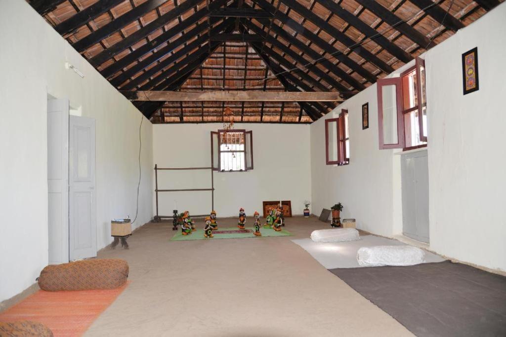 Sardar Bahadur'S Heritage Bungalow Estate Stay Napoklu Exterior foto