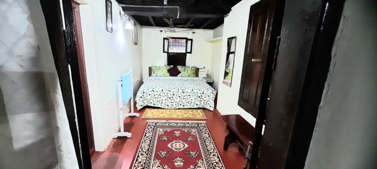Sardar Bahadur'S Heritage Bungalow Estate Stay Napoklu Exterior foto